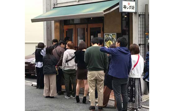 本通り店行列